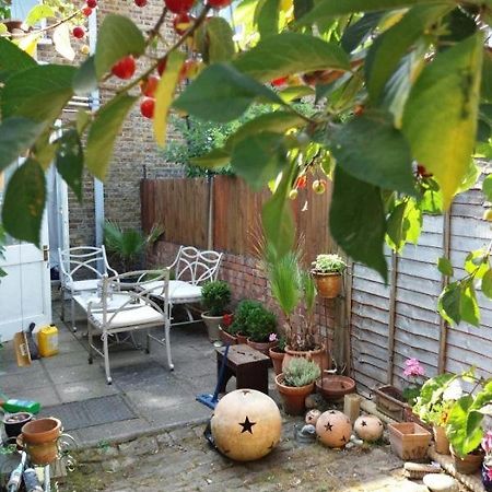 Cosy London Double Room Near Wimbledon Bagian luar foto
