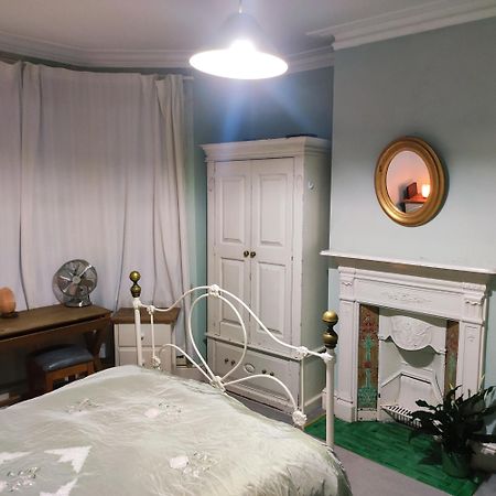 Cosy London Double Room Near Wimbledon Bagian luar foto